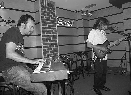 Concierto de Antonio Vega en la mítica sala Tararí de Ponferrada (César Sánchez/ICAL)