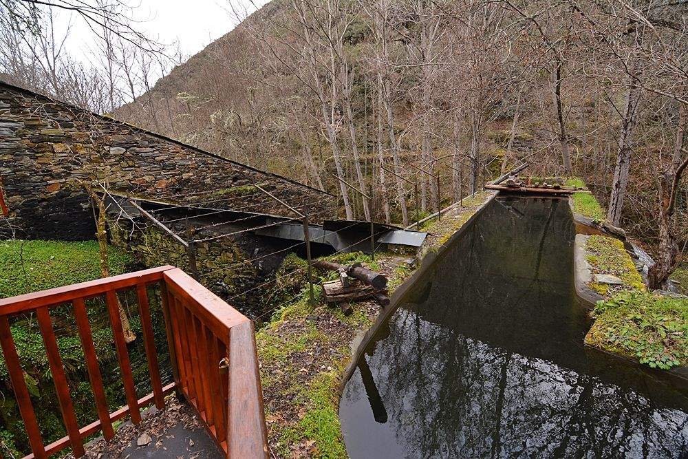 La Herrería compludo en imagen de archivo 
