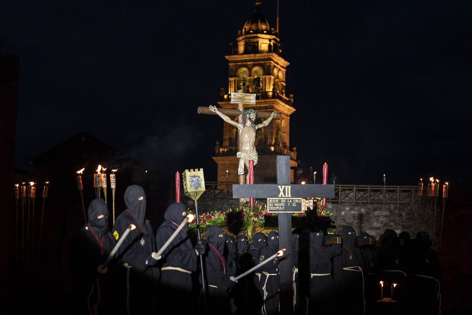 Álbum de Fotos del Viacrucis al Castillo templario de Ponferrada – INFO BIERZO