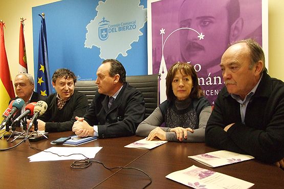 El alcalde de Ponferrada, Samuel Folgueral, mientras destaca "el tesón de Valentín Carrera"