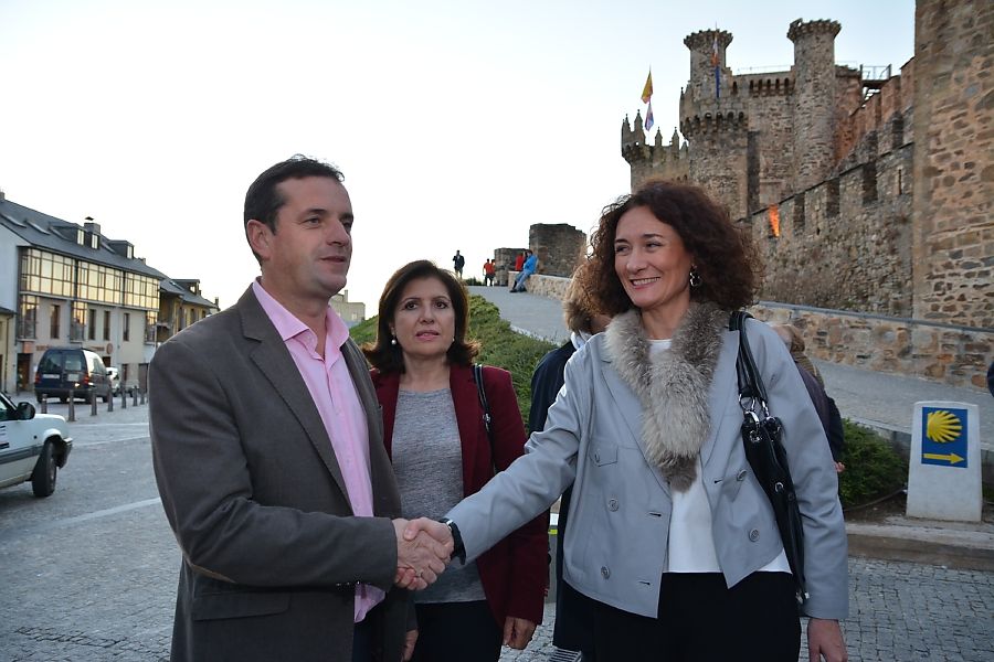 La presidenta de la D.O y la alcaldesa de Ponferrada reciben al presidente de la Confederación Española de las D.O