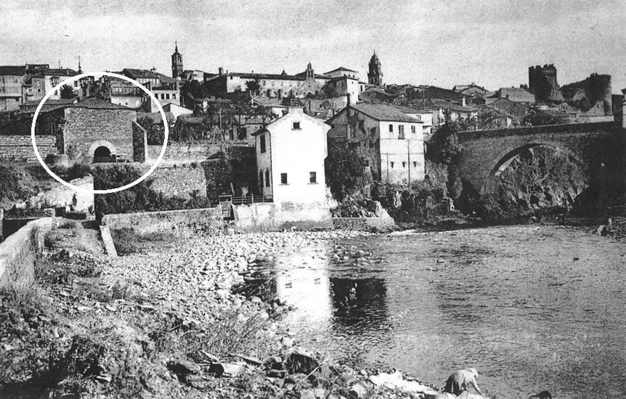Localización de 'La Bóveda', donde estaba la antigua sinagoga, próxima al puente Cubelos de Ponferrada