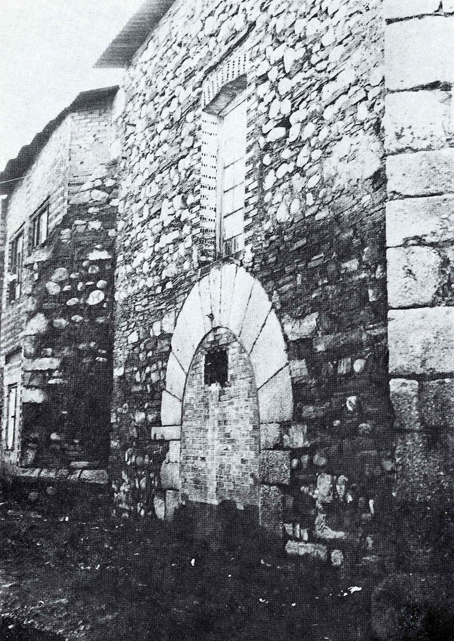 Fachada de 'La Bóveda', ya desaparecida, donde se localizaba la sinagoga del barrio de los Judíos de Ponferrada