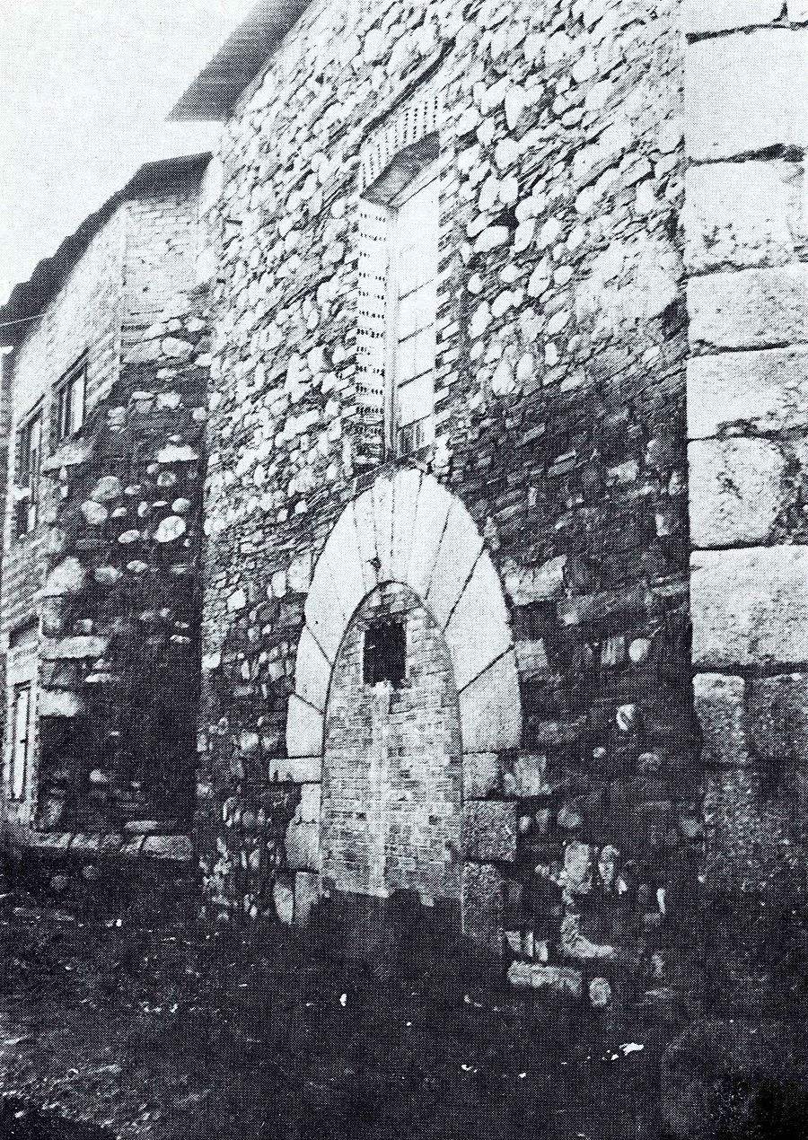 Fachada de 'La Bóveda', ya desaparecida, donde se localizaba la sinagoga del barrio de los Judíos de Ponferrada