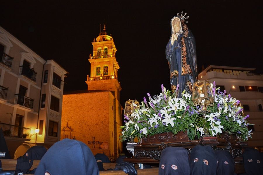 La Dolorosa sorteó la lluvia en la primera procesión de la Semana Santa de Ponferrada – INFO BIERZO