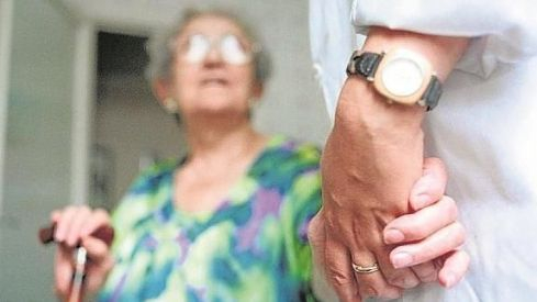 El Ayuntamiento de Ponferrada incrementa el presupuesto para la ayuda a domicilio en 420.000 euros