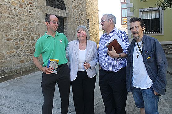 Representantes de la Asociación de Amigos del Camino y la Confraternity of Saint James presentaron los actos del aniversario junto al rector de La Encina