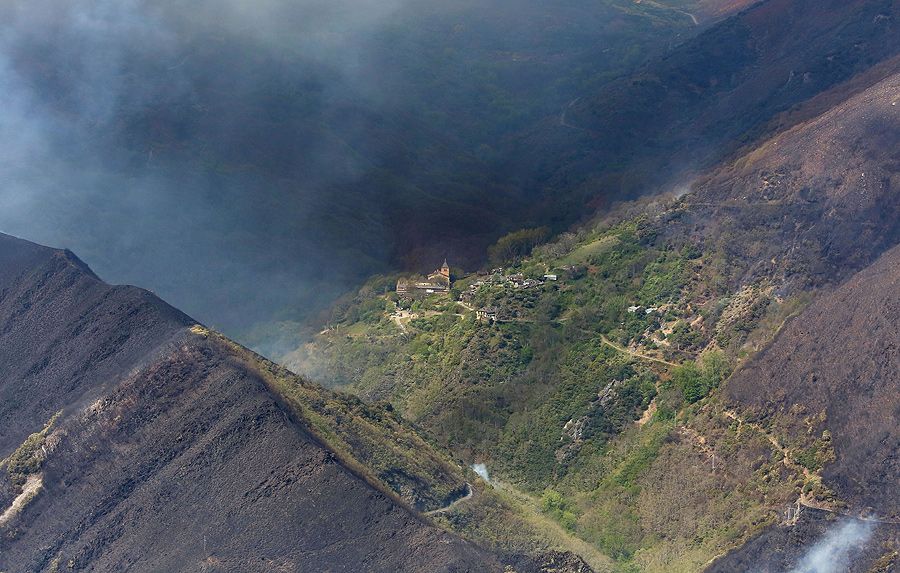 Montes de Valdueza, un pueblo entre las lenguas de fuego (ICAL)