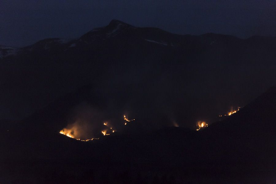 Imagen del incendio en la noche de este jueves al viernes / Mario de la Torre
