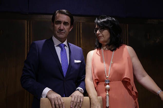 El consejero de Fomento, Suárez-Quiñones,junto a la subdelegada del Gobierno, Teresa Mata