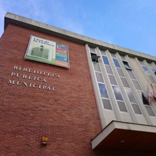 Fachada de la Biblioteca de Ponferrada 