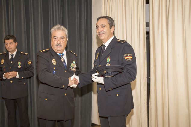 Patron Policia Nacional entrega medallas 2017_12