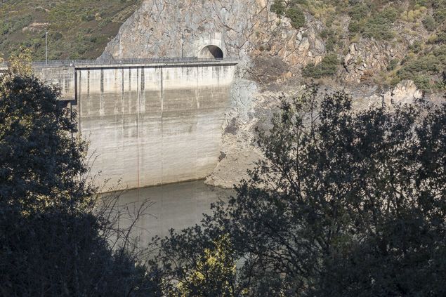 Fotos Pantano De Barcena Presa Sequia Agua Octubre 2017_2