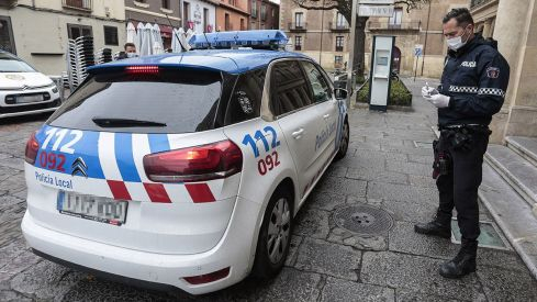 La Policía Local de León detiene a un varón sobre el que había una orden de detención de los juzgados de Oviedo
