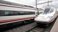 Dos vagones caen por un terraplén tras un accidente entre dos trenes en Urda (Toledo)