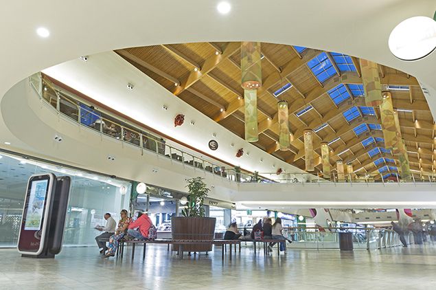 Centro Comercial el Rosal Interior 635