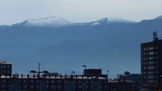 Foto de las montañas con nieve y frío en Ponferrada