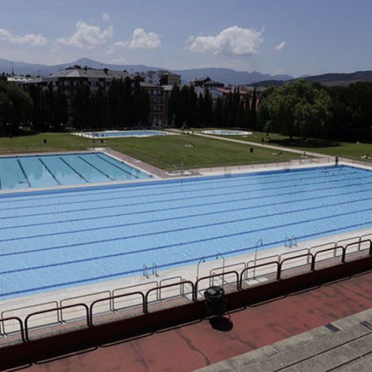 Piscinas de verano del Plantío en Ponferrada Piscinas de verano del Plantío en Ponferrada