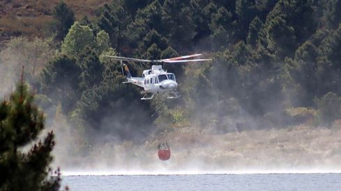 El incendio declarado en el campo de tiro del Teleno (León) afecta ya a 600 hectáreas
