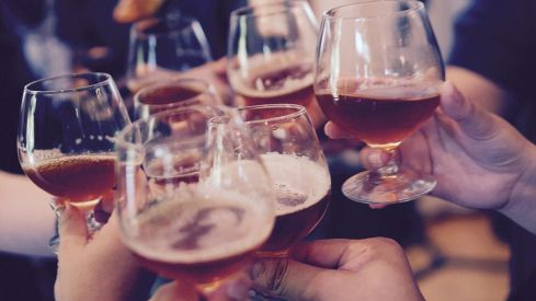 joven hipercontagiador