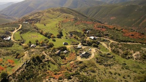 campo del agua pallozas villafranca