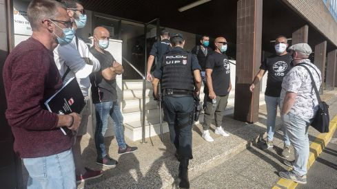 Inicio de la reunión de LM, Junta de Castilla y León y el comité de empresa