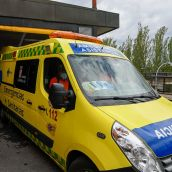 Trasladado al Hospital del Bierzo el conductor de un patinete tras una colisión con un turismo en Compostilla