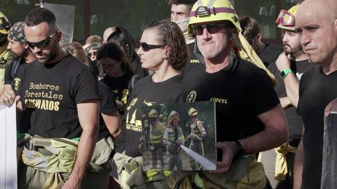 Manifestación de los trabajadores de incendios forestales de Castilla y León