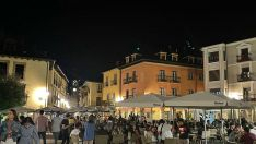 La Plaza de la Encina durante las fiestas | La hostelería del Bierzo matiza los datos ofrecidos por la Concejalía de Turismo: "Ponferrada tiene la peor estancia media turística de España" La Plaza de la Encina durante las fiestas | La hostelería del Bierzo matiza los datos ofrecidos por la Concejalía de Turismo: "Ponferrada tiene la peor estancia media turística de España"