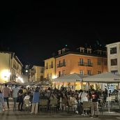 La Plaza de la Encina durante las fiestas | La hostelería del Bierzo matiza los datos ofrecidos por la Concejalía de Turismo: "Ponferrada tiene la peor estancia media turística de España"