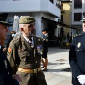policia encina portada