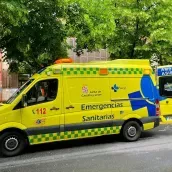 Ambulancia | Herida en la cabeza tras ser atropellada en la rotonda de Flores del Sil