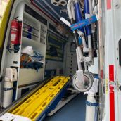 Herida una ciclista en una colisión con un turismo en la Avenida la Plata de Ponferrada