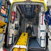 Ambulancia para emergencias. Archivo| Herido un motorista en un accidente con dos turismos en la Avenida del Castillo de Ponferrada