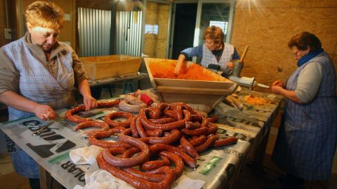 29 veterinarios autorizados para reforzar el control de las matanzas domiciliarias de cerdos en la provincia de León