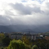 Ponferrada nublado | El Bierzo y Laciana encaran Todos los Santos con cielos grises y vigilando el paraguas
