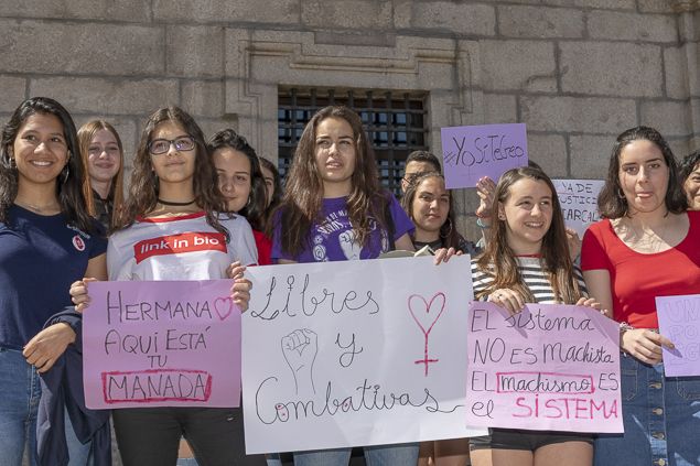 Concentracion Feminista sindicato Estudiantil Ayto Ponferrada 10 Mayo 2018 635_1