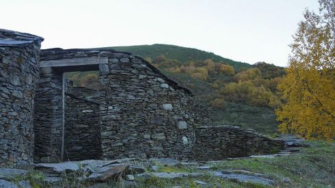 VALLEDEFORNELA VALLEDEFORNELA