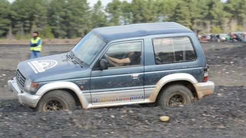 Trialera 4x4 y circuito de velocidad