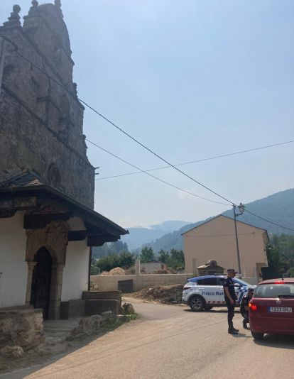 Desalojo Rimor por el incendio en Montes de Valdueza Desalojo Rimor por el incendio en Montes de Valdueza