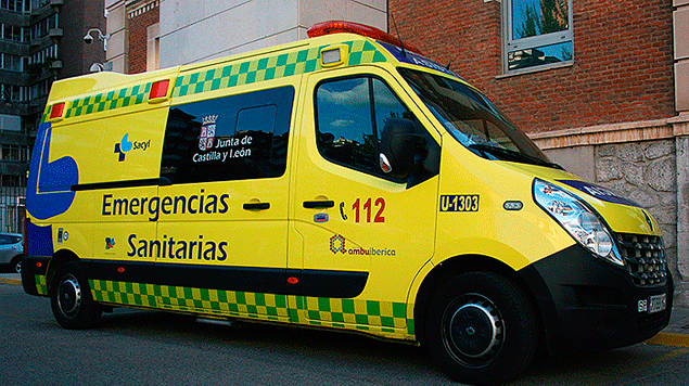 Ambulancia | Un intoxicado por inhalación de monóxido de carbono en una vivienda de Quintana de Fuseros 