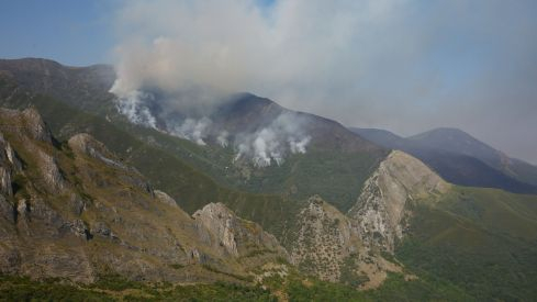 Incendio Montes de Valdueza  en Peñalba de Santiago