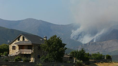 Incendio Montes de Valdueza  en Peñalba de Santiago