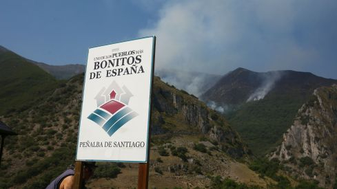 Incendio Montes de Valdueza  en Peñalba de Santiago