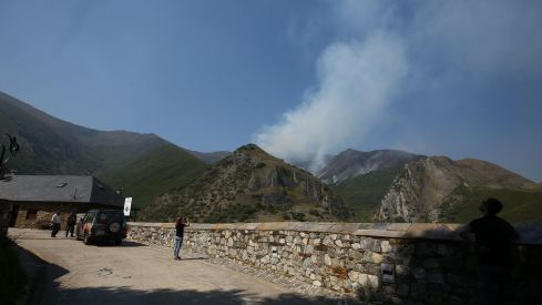Incendio Montes de Valdueza  en Peñalba de Santiago