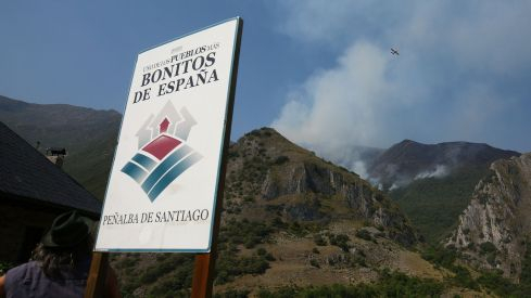 Incendio Montes de Valdueza  en Peñalba de Santiago