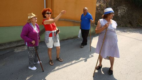 Los vecinos de San Pedro de Trones vuelven a sus casas Los vecinos de San Pedro de Trones vuelven a sus casas