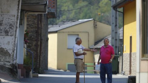 Los vecinos de San Pedro de Trones vuelven a sus casas 