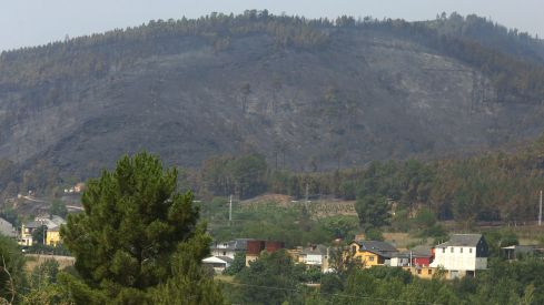 Los vecinos de San Pedro de Trones vuelven a sus casas Los vecinos de San Pedro de Trones vuelven a sus casas