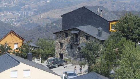 Los vecinos de San Pedro de Trones vuelven a sus casas 